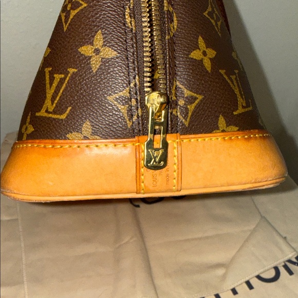Louis Vuitton Classic Brown Monogram Satchel - Picture 5 of 11